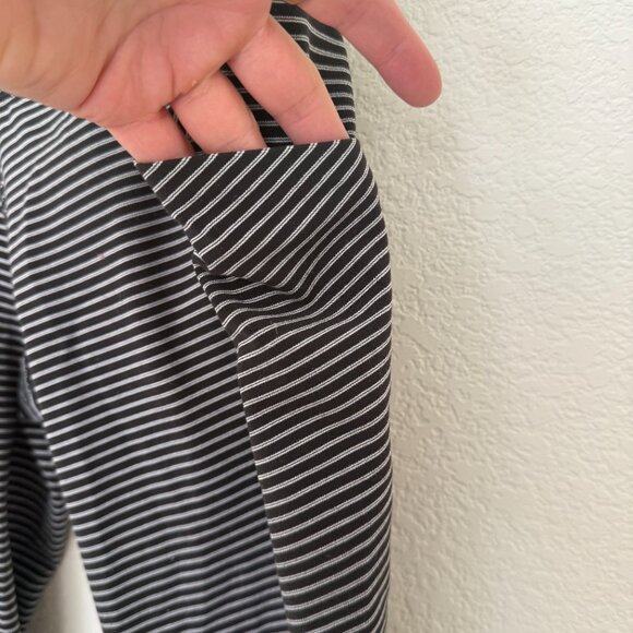 NWOT Athleta Striped Cropped Leggings - Picture 2 of 4